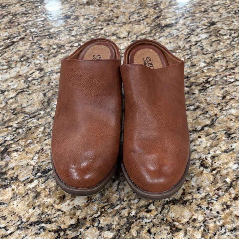 Women’s Tan Leather Slip-On Loafers